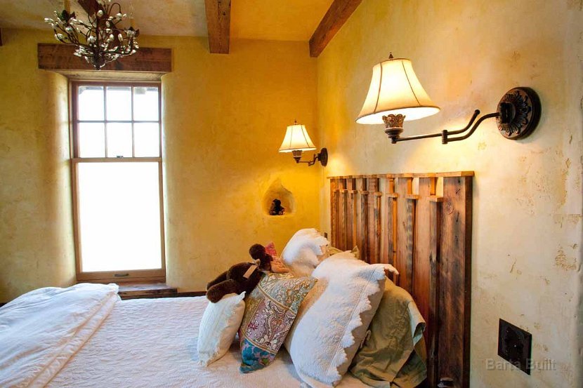 Guest bedroom